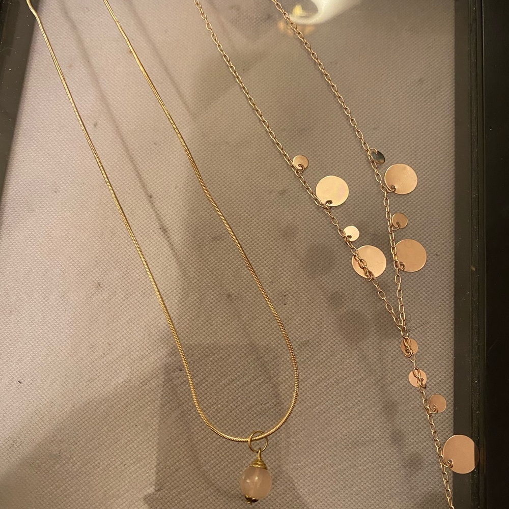 Two gold necklaces - Picture 3 of 5
